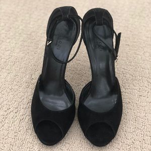 Gucci Suede Peep Toe